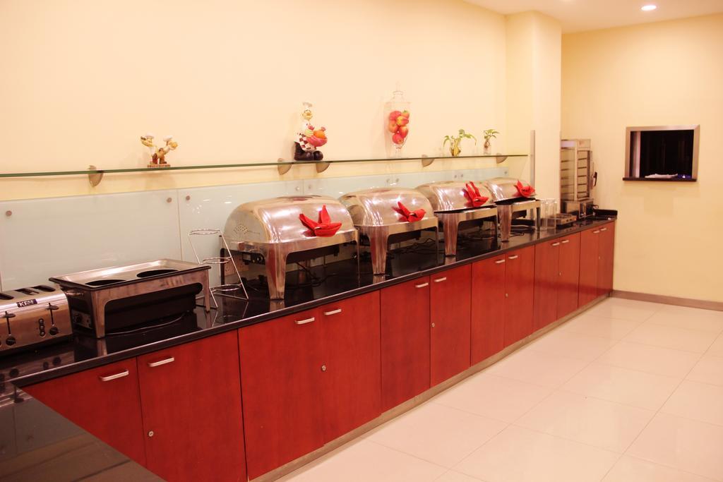 Hanting Express Wuhan Jiang Han Road Walking Street Εξωτερικό φωτογραφία