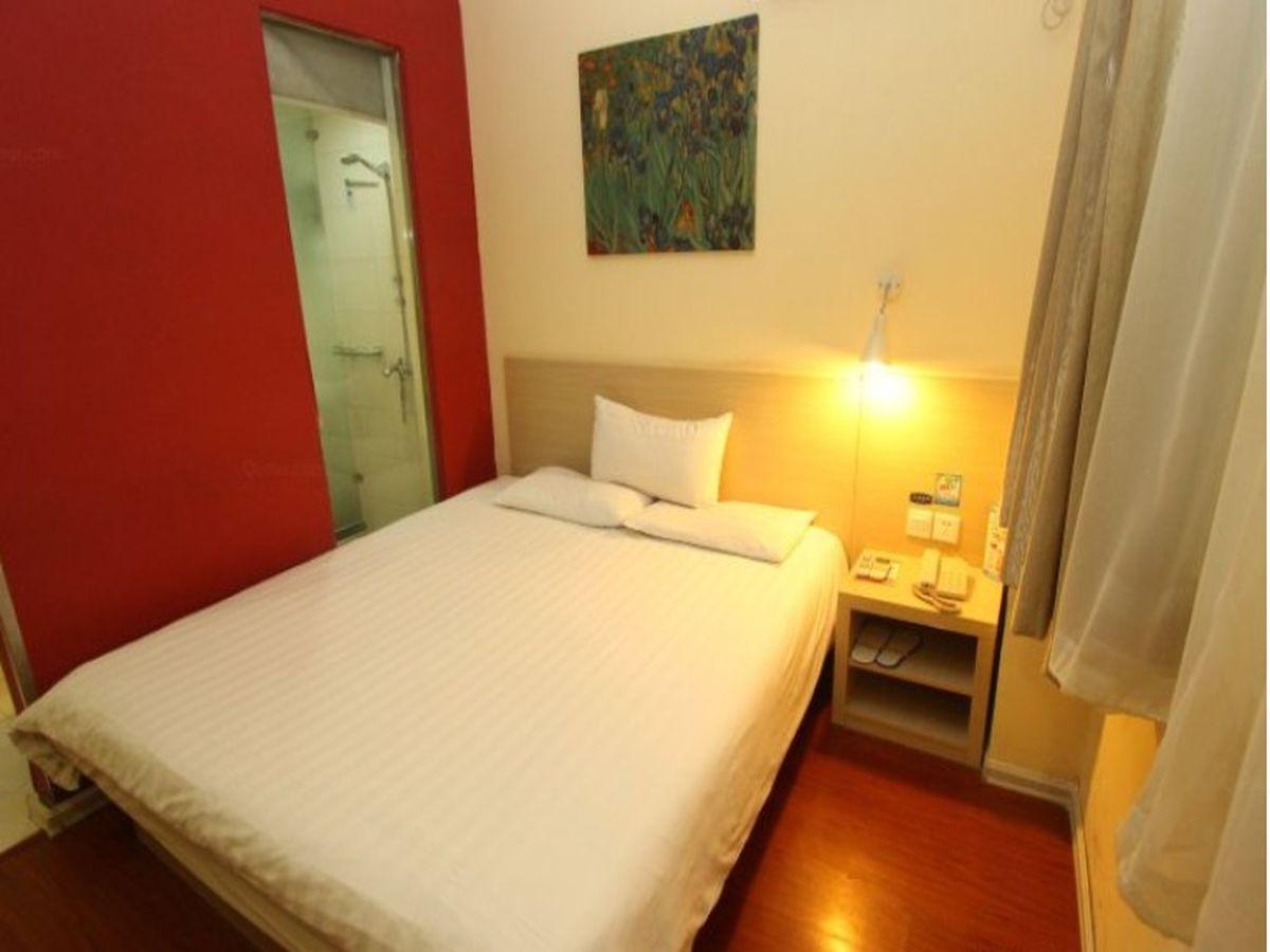 Hanting Express Wuhan Jiang Han Road Walking Street Εξωτερικό φωτογραφία